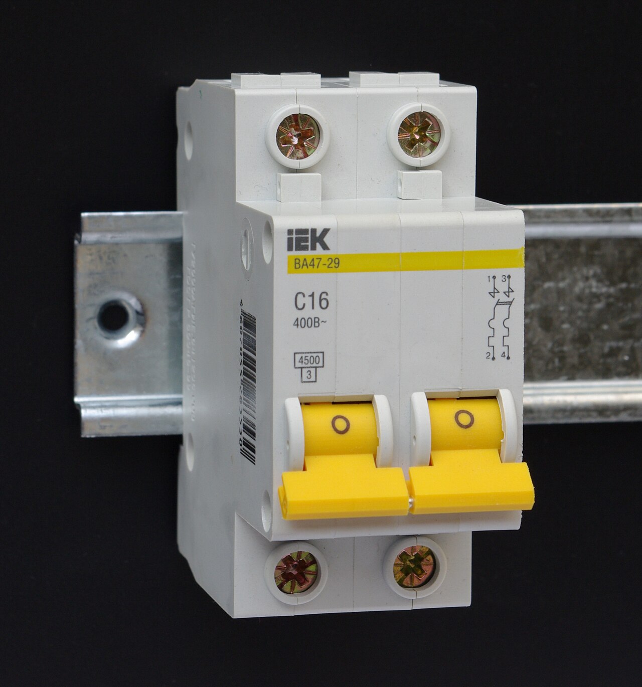 Interruttore magnetotermico 2P C16 4.5kA · lotto 24 pezzi
